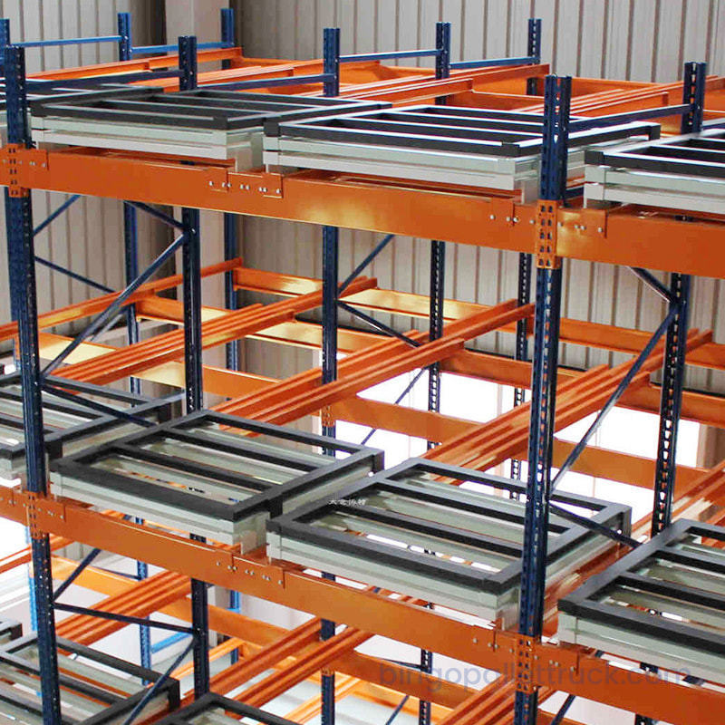 Prispôsobené Pushback Racking pre Heavy Duty LIFO High-Density Storage Solution